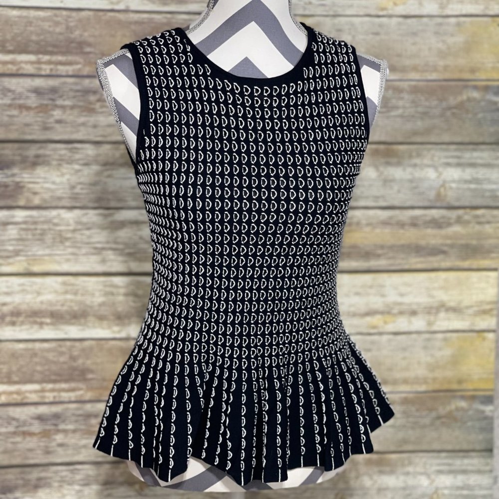 Ann Taylor / Sleeveless Flare Top / Size Small